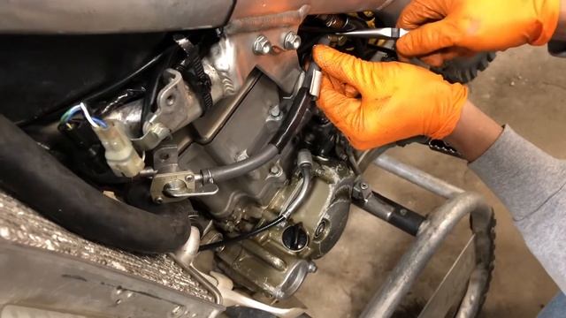 How to install carburator of a honda crf450r 2002, 2003,2004,2005,2006,2007,2008 смотреть онлайн