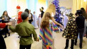 Белый снег идёт, идёт