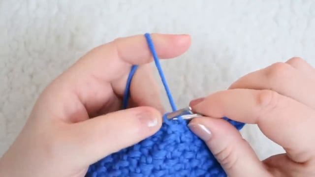 Узор спицами вместо изнаночной глади, платочной вязки и путанки. смотреть онлайн