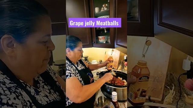 Grape Jelly Meatballs #appetizer #party #friendsgiving смотреть онлайн