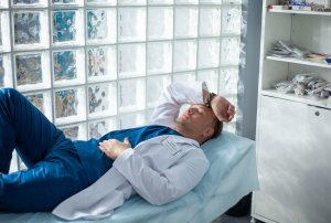 Акушер? Трейлер ?