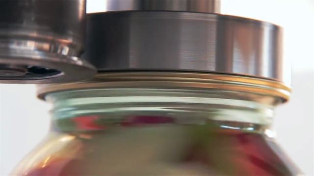 Как это работает - Машина закатки стеклобанок ИПКС-127С смотреть онлайн