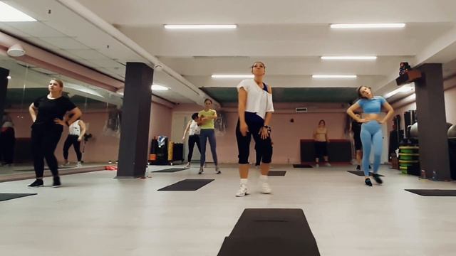 ФУНКЦИОНАЛЬНЫЙ ТРЕНИНГ ЦЕЛАЯ ТРЕНИРОВКА / FUNCTIONAL TRAINING / ГРУППОВАЯ ТРЕНИРОВКА смотреть онлайн