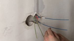 Расключение кабеля в подрозетниках / Установка подрозетников
