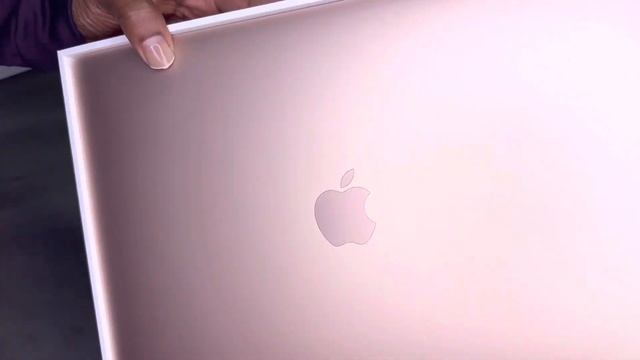 Unboxing The New MacBook Air 13??