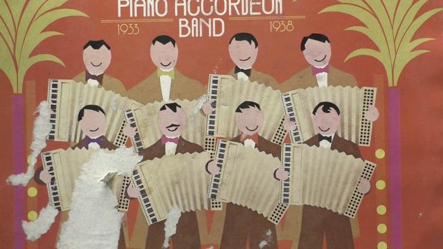 Scott Wood accordeon band: Moon over Miami. (1936). смотреть онлайн