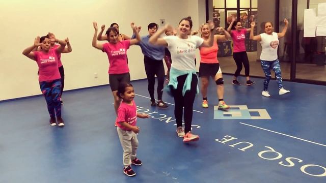 (TRIBAL) La Cumbia Tribalera / Dance Fitness смотреть онлайн