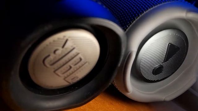 JBL CHARGE 5 VS JBL FLIP 5 BASS/QUALITY TEST VOL 30 смотреть онлайн