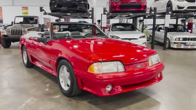 1993 Ford Mustang GT смотреть онлайн