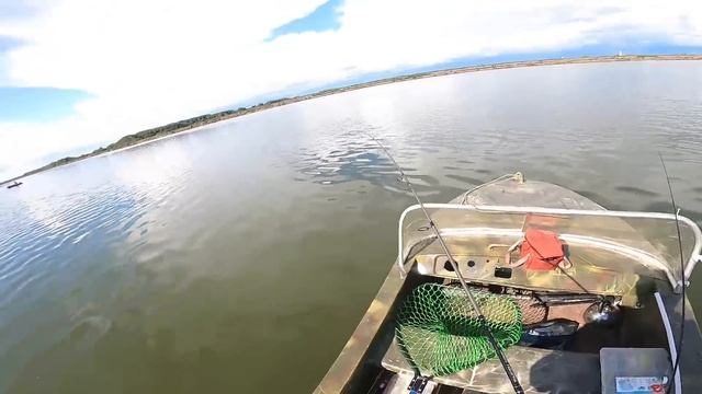 Щука начала жор на песках!!! Рыбалка в Инкино. Серия 4 смотреть онлайн