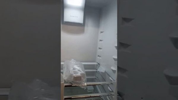 AEG SCE819E5TS Integrated Fridge Freezer 70/30 Frost Free TwinTech + Fixing Kit