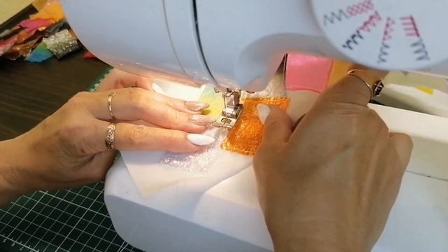 Собираю лоскутное полотно из фантиков от конфет. смотреть онлайн