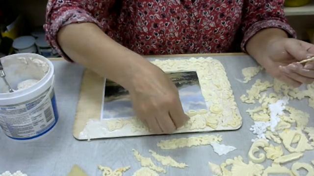 Вакула Галина. Пластиковые отливки не выбрасывать. Рамка для картины. смотреть онлайн