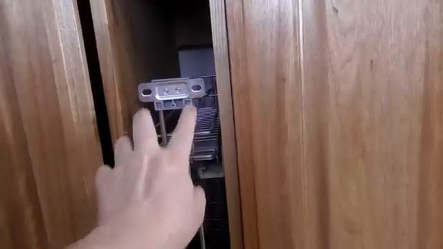 Изготовление кухонного гарнитура из ореха и дуба. Полная сборка и монтаж. смотреть онлайн