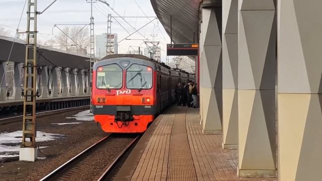 ЭД4МК-0048 На станции Верхние Котлы смотреть онлайн
