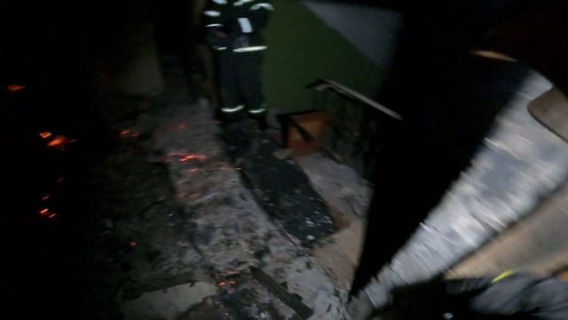 Пожар в заброшенном пансионате #пожар #пожарная_безопасность #пожарный #подписка #мчсроссии смотреть онлайн