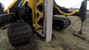 Процесс вдавливания сваи установкой Стройматик