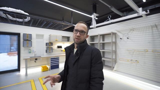 Новый взгляд на гараж: интерьер в стиле Hi-tech смотреть онлайн