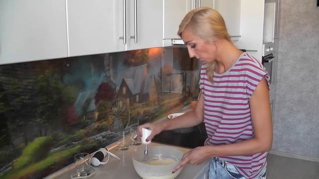 Молочный пирог к чаю . Нежный и вкусный . Простой рецепт / Milk pie. Eng sub смотреть онлайн