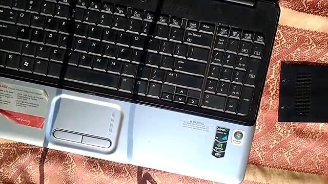 HP Compaq Presario CQ60 - 215DX | How to Disassemble Part 1 смотреть онлайн