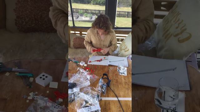 LEGO FENDER STRATOCASTER SET (21329) (SPEEDBUILD) смотреть онлайн