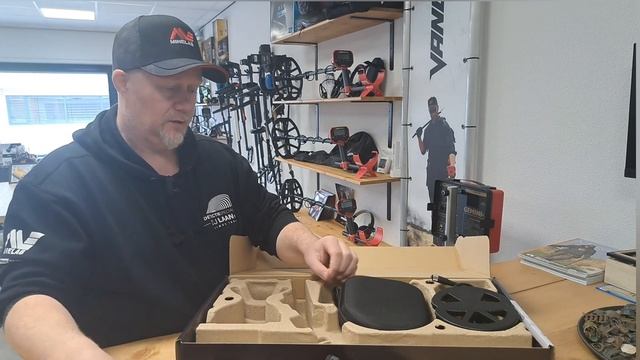Minelab EQUINOX 900 unboxing video смотреть онлайн