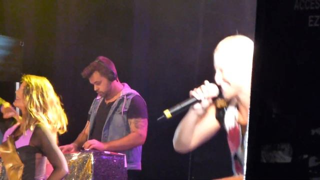 Soraya Arnelas - Plastic