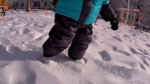 Зимняя Прогулка Маши и Вити - Снег, Снежок, Санки и Снеговик - Песенки для Детей