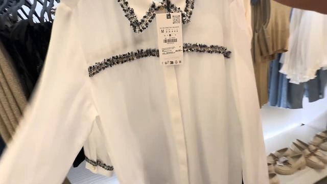 Обзор Burgas Galleria Mall. Магазины DEICHMANN, Zara, Lee. Цены на одежду и обувь.