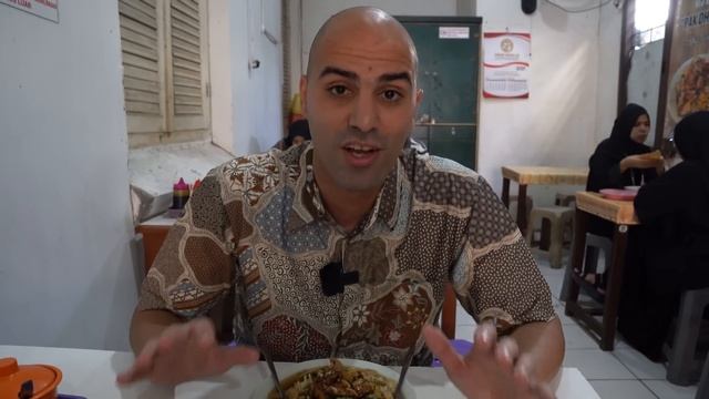 SHOCKING Indonesian Street Food In Semarang - INDONESIAN FOOD AT ITS FINEST!