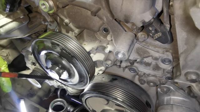 Mercedes E-Class W212 Water Pump Replacement M272 Engine смотреть онлайн