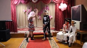 Инсценировка сказки  "Как царевна замуж собиралась"