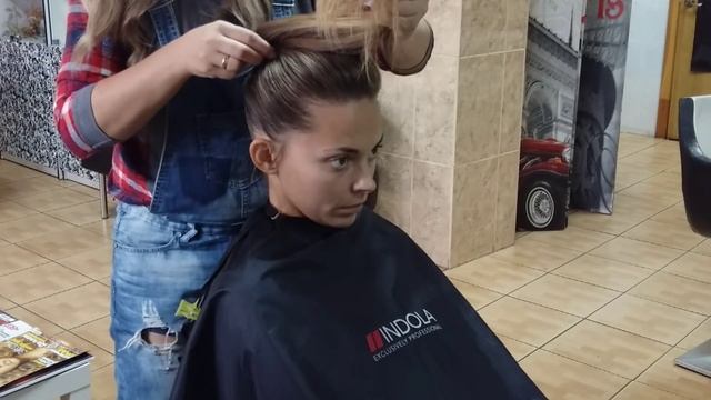 Прическа для длинных волос: Бабетта. Bun hairstyles for long hair смотреть онлайн