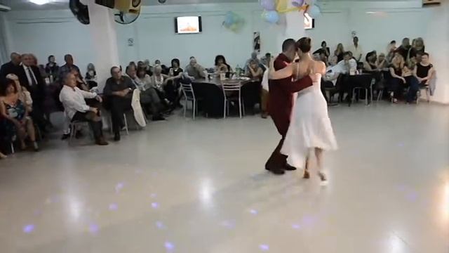 Charly Dos - Tango y Milonga - Vanesa y Ariel смотреть онлайн