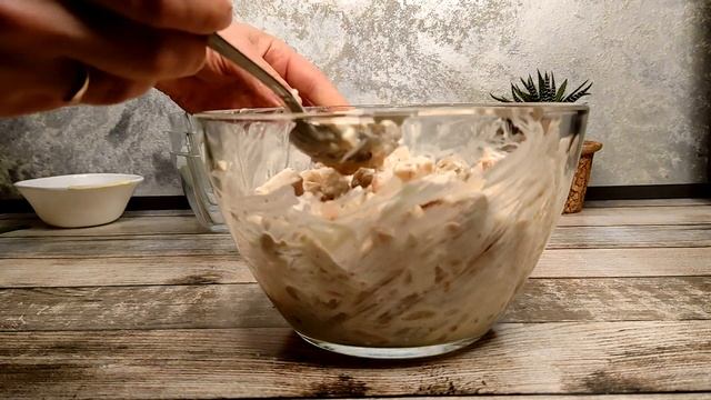 НЕЙМОВІРНО СМАЧНІ зимові салати - 3 новорічні рецепти від Cookish смотреть онлайн