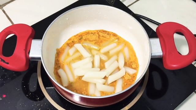 INSTANT TTEOKBOKKI CHEESE YOPOKKI KOREAN RICE CAKE смотреть онлайн