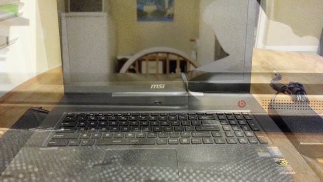 MSI GS70 17" compared with HP ENVY 3D 17" смотреть онлайн