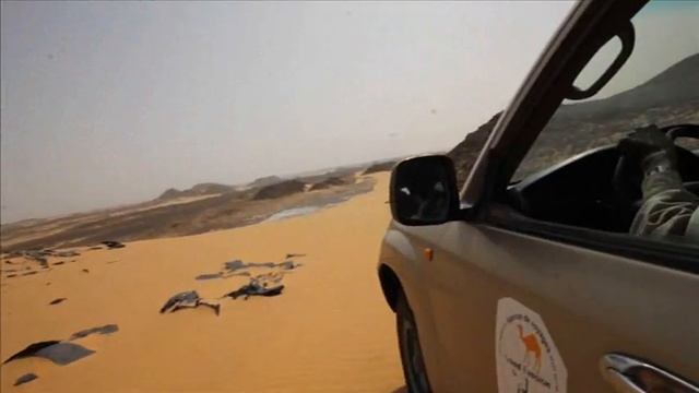 Чад, дорога из Файи-Ларжо/ Chad, desert road near Faya-Largeau смотреть онлайн