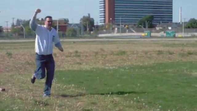Steve Olkowski honors Kirk Gibson's 1984 World Series home run off Goose Gossage смотреть онлайн