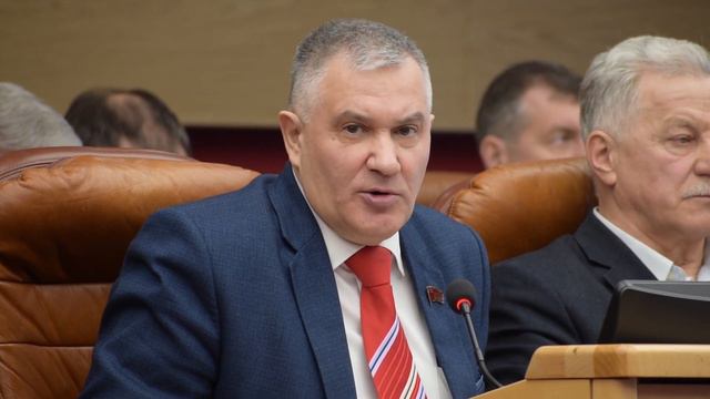 Андрей Маслов - о поправках в Конституцию: людей волнуют другие вопросы смотреть онлайн