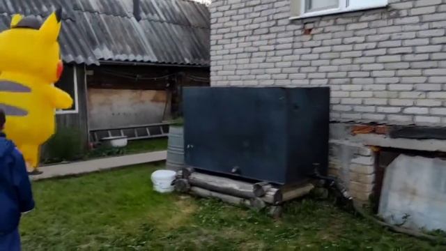 Надувной костюм Пикачу (Pikachu) смотреть онлайн