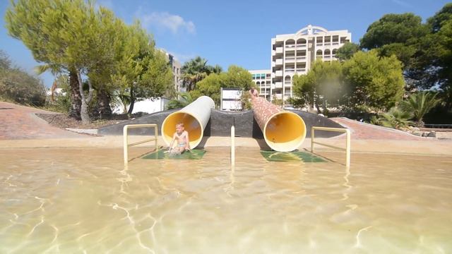 АКВАПОЛИС Аквапарк Испания Водные развлечения для Детей AQUAPOLIS La Pineda SPAIN смотреть онлайн