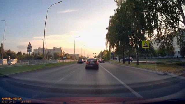 Компактный видеорегистратор NAVITEL R67 2K смотреть онлайн