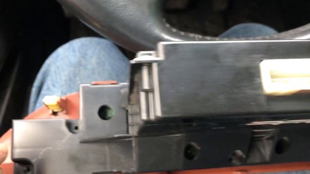 Замена лампочек в блоке климат-контроля Тойота Камри V30 2005г смотреть онлайн