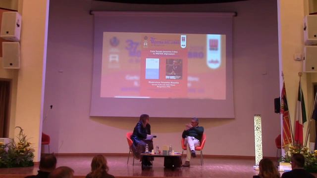 Incontro con l'autore Carlo Toniato che presenta "Il mister" смотреть онлайн
