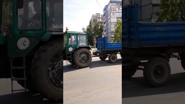 Зеленый трактор с прицепом. МТЗ. Беларус с прицепом. смотреть онлайн