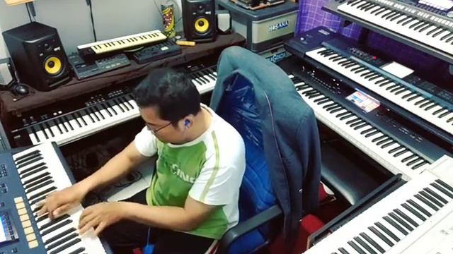 Kurzweil PC3LE6 Wurlitzer sound,soloing on my arrangement смотреть онлайн