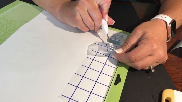 How To Attach Vinyl With Transfer Tape - Using Cricut Tools смотреть онлайн