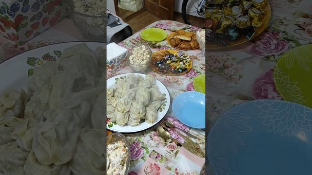 Тройной праздник в нашей семье + Городские истории смотреть онлайн