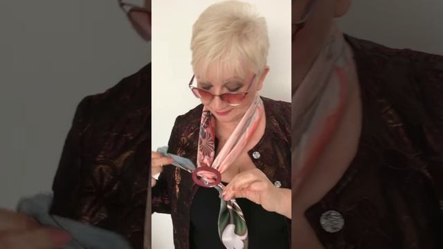 Зажимы для платков всех расцветок.Ссылка на Вайлдберриз в комментариях#shorts #мода смотреть онлайн